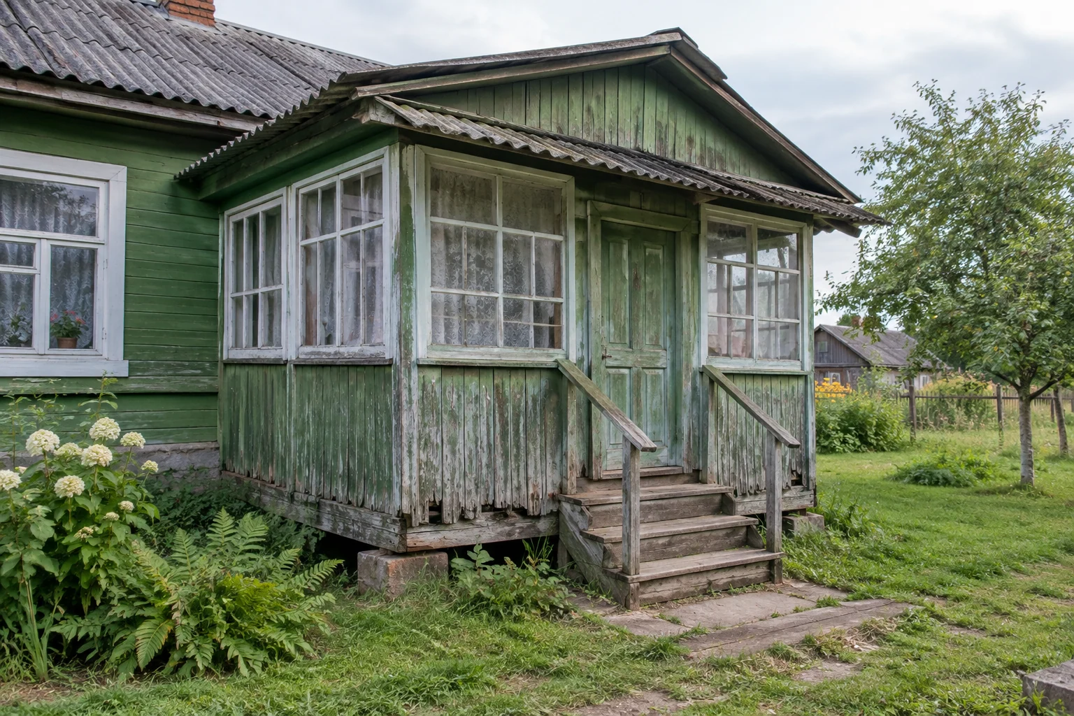 Старая пристройка износилась